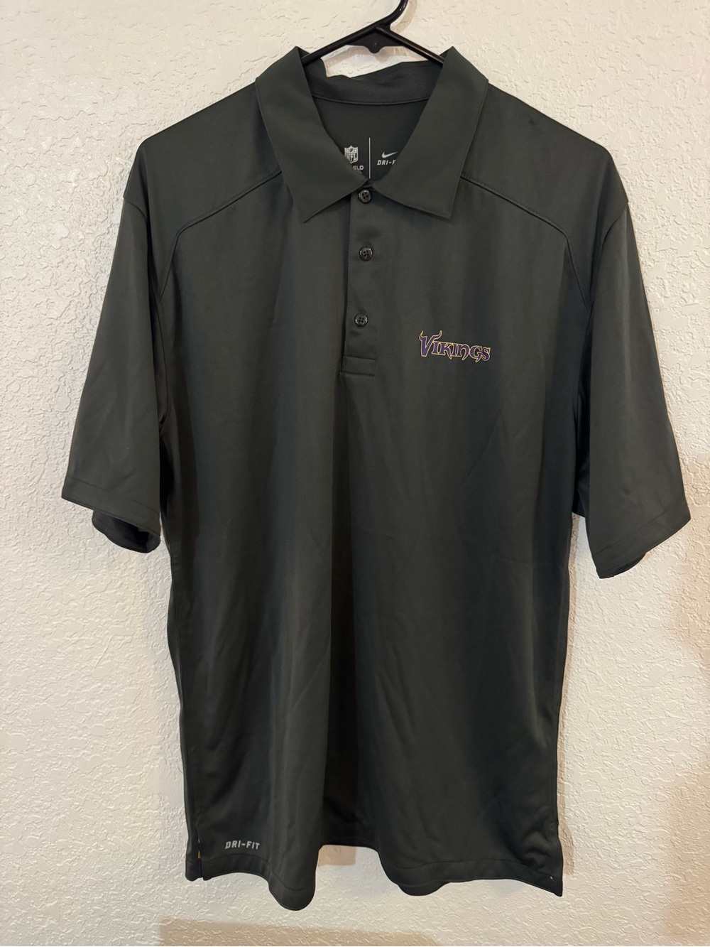 NFL Men’s Black Vikings Polo